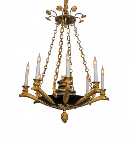 Lustre Empire à huit lumières en bronze doré et patiné