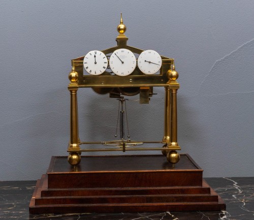 Horloge squelette Regency en laiton doré - Horlogerie Style 