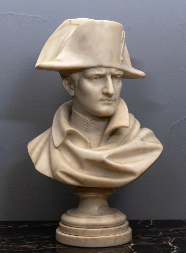 A white marble bust of Napoleon Bonaparte - Sculpture Style Empire