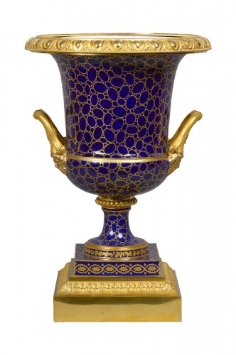 A Louis XVI Sèvres Medici Vase à Tête de Jupiter