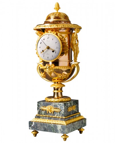 Pendule de cheminée en forme de vase Empire Médicis par Laurent à Paris