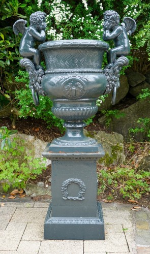 A French Late Nineteenth Century Cast Iron Urn - Architectural & Garden Style 
