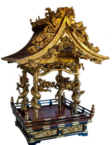 A Japanese Edo Period Gilt And Lacquered Carved Wood Ky den-Zushi