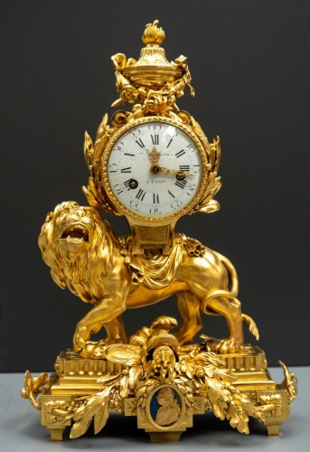 An Exceptional Louis XVI Pendule "Au Lion" - 