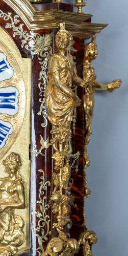 A Louis XIV Gilt-Bronze Cartel Clock in Boulle Marquetry, with its Bracket - 