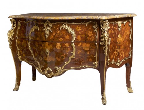 Commode bombée Louis XV de Pierre Fléchy