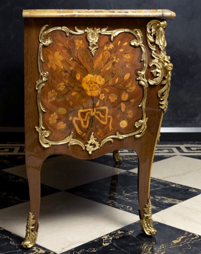 Furniture  - An important Louis XV commode by Pierre Fléchy