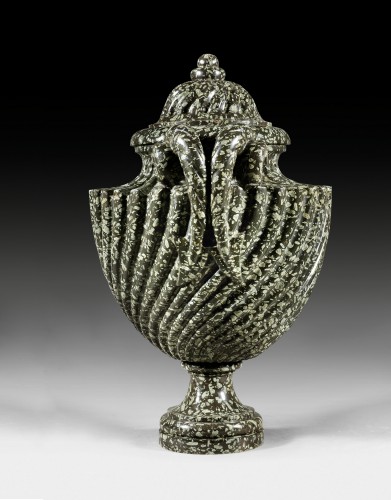 Paire de vases Louis XVI en serpentine - Objet de décoration Style Louis XVI