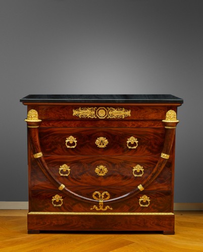 An Empire gilt bronze mounted mahogany commode attri. to Jacob-Desmalter - Furniture Style Empire