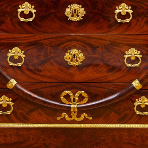 An Empire gilt bronze mounted mahogany commode attri. to Jacob-Desmalter - Empire