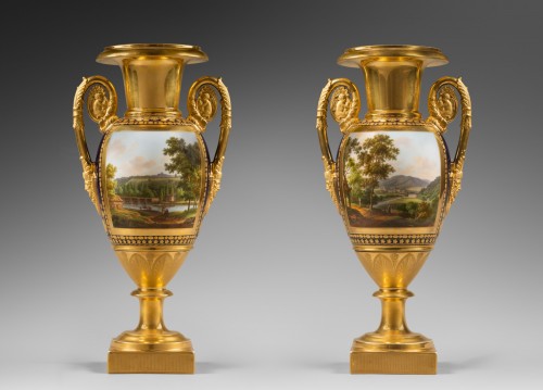 19th century - A pair of Restauration gilt and polychrome two-handled vases