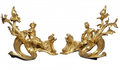 Paire de chenets Louis XV en bronze doré attribués à Jacques Caffiéri