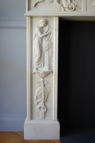 An early 19th Century Italian marble fireplace  - 