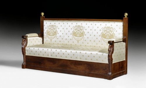 An Empire sofa with carved swans and claw feet - Seating Style Empire