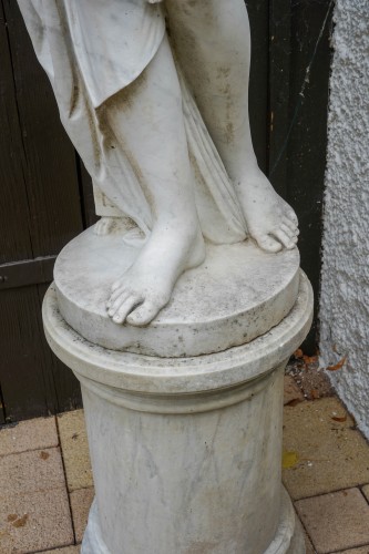 An Italian white marble figure of Venus Italica - 