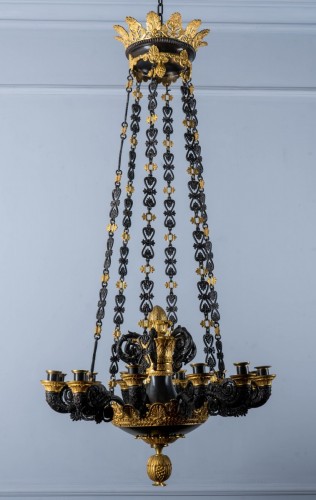 Luminaires Bougeoirs et Chandeliers - Lustre à douze lumières en bronze patiné et doré Charles X
