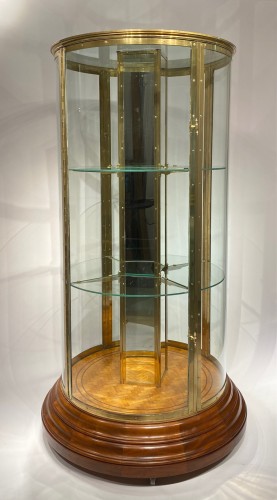 Important Round Brass Display Cabinet. - 