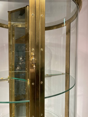 19th century - Important Round Brass Display Cabinet.