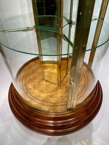 Antiquités - Important Round Brass Display Cabinet.