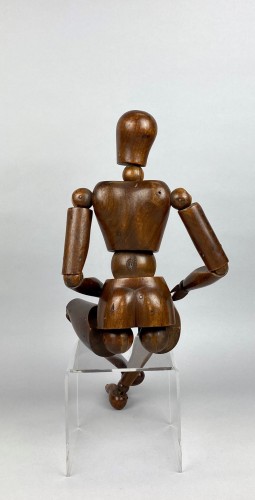 Articulated Studio Mannequin In Walnut, Early 20th Century - Art Déco
