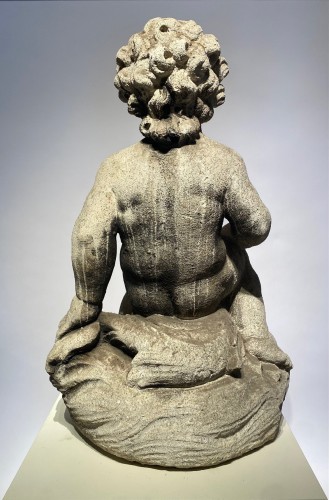 Antiquités - Putto de fontaine en grès sculpté