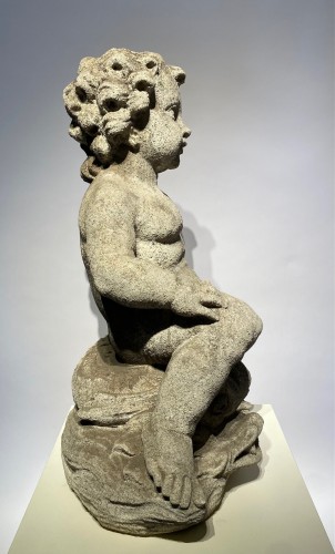 Antiquités - Putto de fontaine en grès sculpté