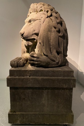 Eceptionnelle paire de lions monumentaux en Pierre bleue, Belgique 19e siècle - 