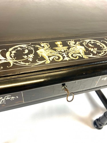 Mobilier Bureau et Secrétaire - Bureau Napoléon III en ébène et ivoire 