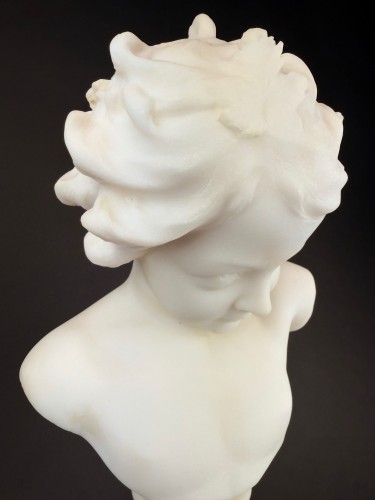 Marble bust by Guglielmo Pugi (1850-1915)  - Sculpture Style 