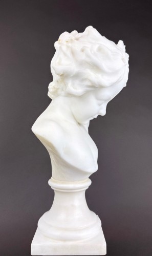 Marble bust by Guglielmo Pugi (1850-1915)  - 