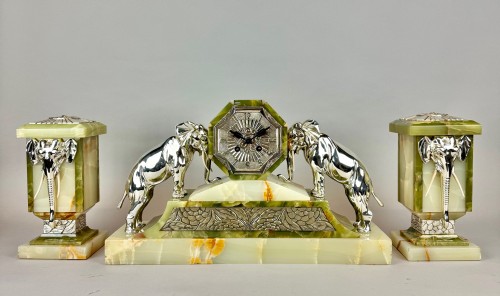 French Art Deco Onyx &amp; silver plated Elephant Clock Garniture by Japy Frère - Horology Style Art Déco