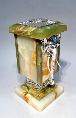 French Art Deco Onyx &amp; silver plated Elephant Clock Garniture by Japy Frère - Art Déco