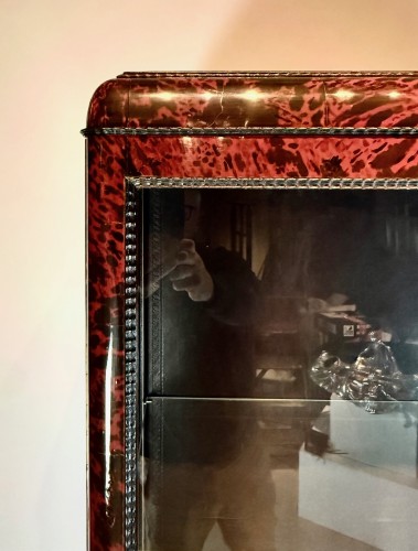 Maison Franck - Vitrine de style Art deco en écaille de tortue et bois noirci - Robin Kowalski Antiques