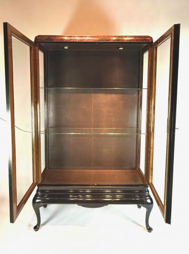 XXe siècle - Maison Franck - Vitrine de style Art deco en écaille de tortue et bois noirci