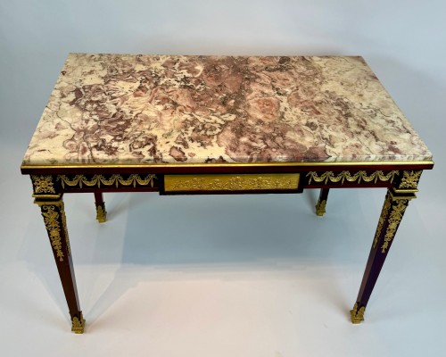 Napoléon III Gilt-Bronze Mounted Mahogany writing table - 