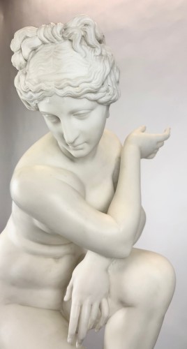 Sculpture In Carrara Bianco Marble, Venus, By Ferdinando Vichi  (1875–1945) - Sculpture Style 
