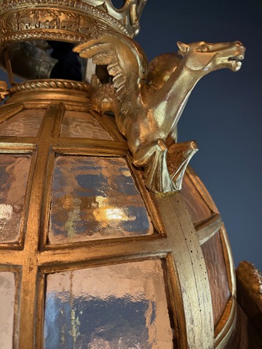 Antiquités - A Large Monumental Lantern In Gilded Wood - Italy Late 19th Century. H170cm