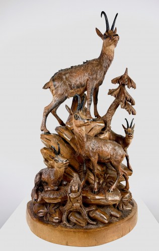 Groupe de chamois sculpté en noyer, Forêt-Noire fin XIXe siècle - Robin Kowalski Antiques
