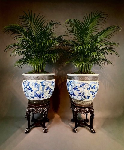 Important Pair Of Nanking Cachepots With Their Carved Wooden Stands - Asian Works of Art Style 