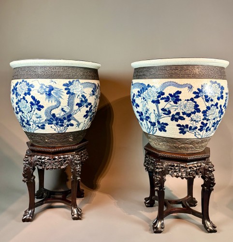 Antiquités - Important Pair Of Nanking Cachepots With Their Carved Wooden Stands