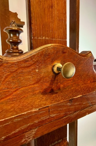 Mobilier Meuble d'appoint - Chevalet quatre faces pour 8 tableaux, XIXe