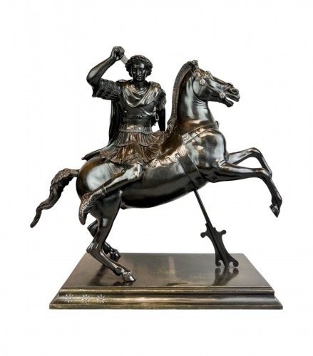 Une sculpture équestre en bronze représentant Alexandre le Grand