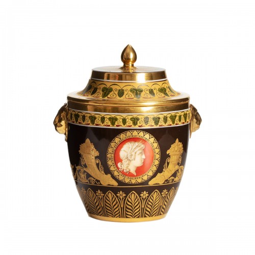 Sèvres porcelain sugar bowl from a cabaret of empire period 