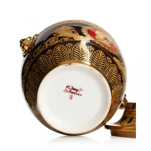 Céramiques, Porcelaines  - Sucrier en porcelaine de sèvres provenant d'un cabaret d'époque empire