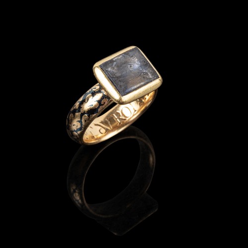 Gold signet ring ornate with a sapphire intaglio after the saint-louis&#039; one - Antique Jewellery Style Restauration - Charles X