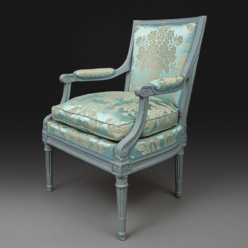XVIIIe siècle - Fauteuil en demi cabriolet Louis XVI, par Georges Jacob, maître en 1765