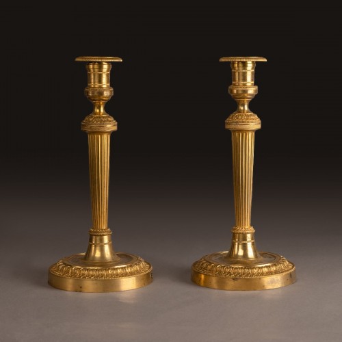 Paris, vers 1800 - paire de grands bougeoirs, flambeaux à l'ormoulu - Schoppmann Art and Antiques
