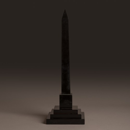 Objet de décoration  - Obélisque Grand Tour à échantillonnage du Derbyshire, Ashford vers 1840