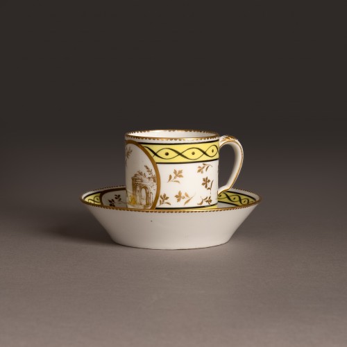 Manufacture Royale de Sèvres, 1778 - tasse et soucoupe en pâte dure à décor de ruines - Schoppmann Art and Antiques