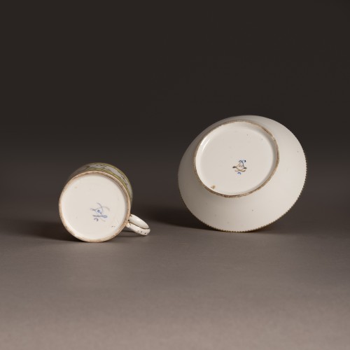 Transition - Manufacture Royale de Sèvres, 1778 - tasse et soucoupe en pâte dure à décor de ruines